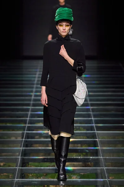 Look 27